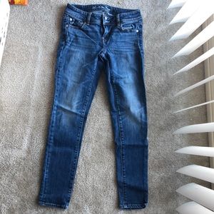 Gently Used Size 2 American Eagle Skinny Jeans